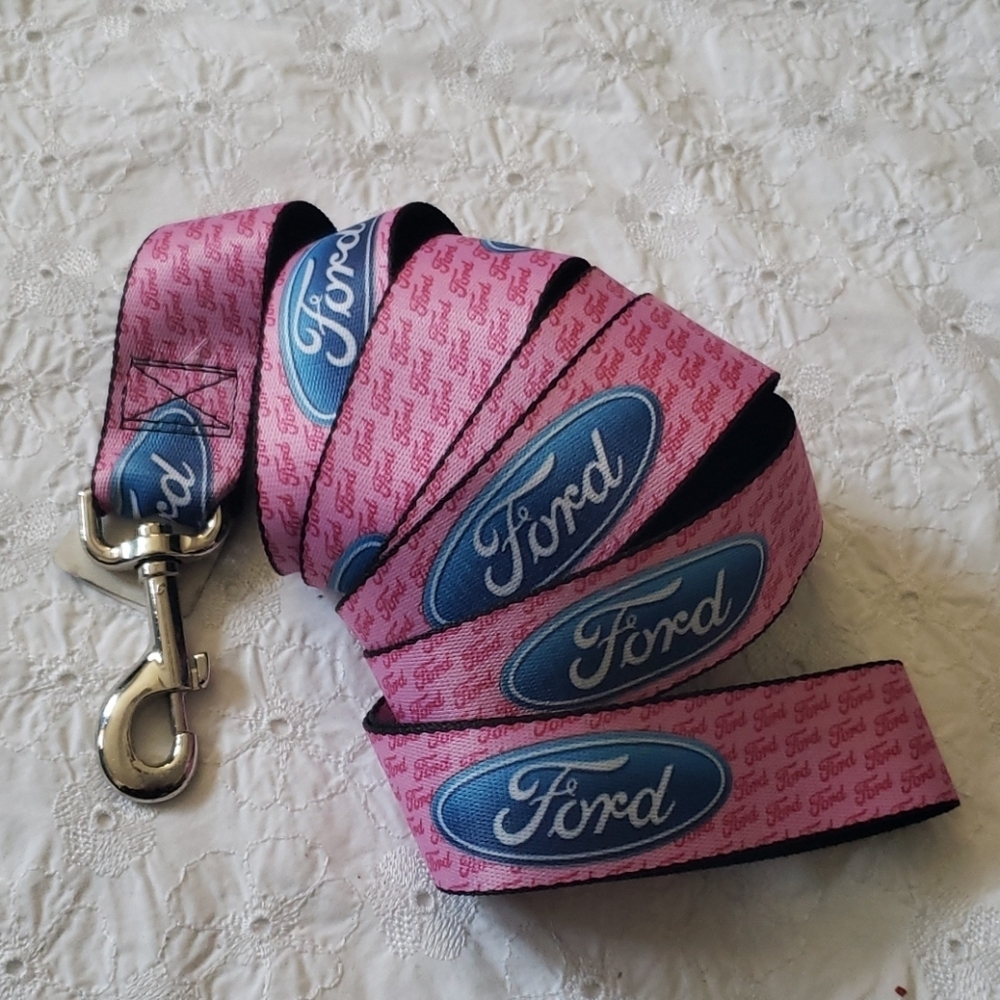 Buckle down FORD pink dog leash